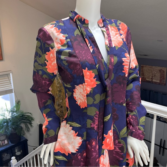 💜Guess💜 NWOT Floral Flirty Fully Lined Long Sleeve Dress  Size 6 - Picture 3 of 13